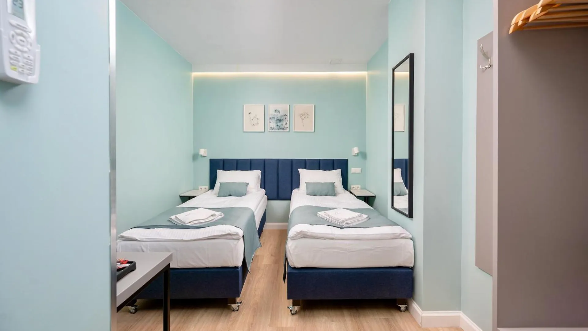 Jess Inn Hostel Rondo Charles De Gaulle Warsaw 0*,  Poland