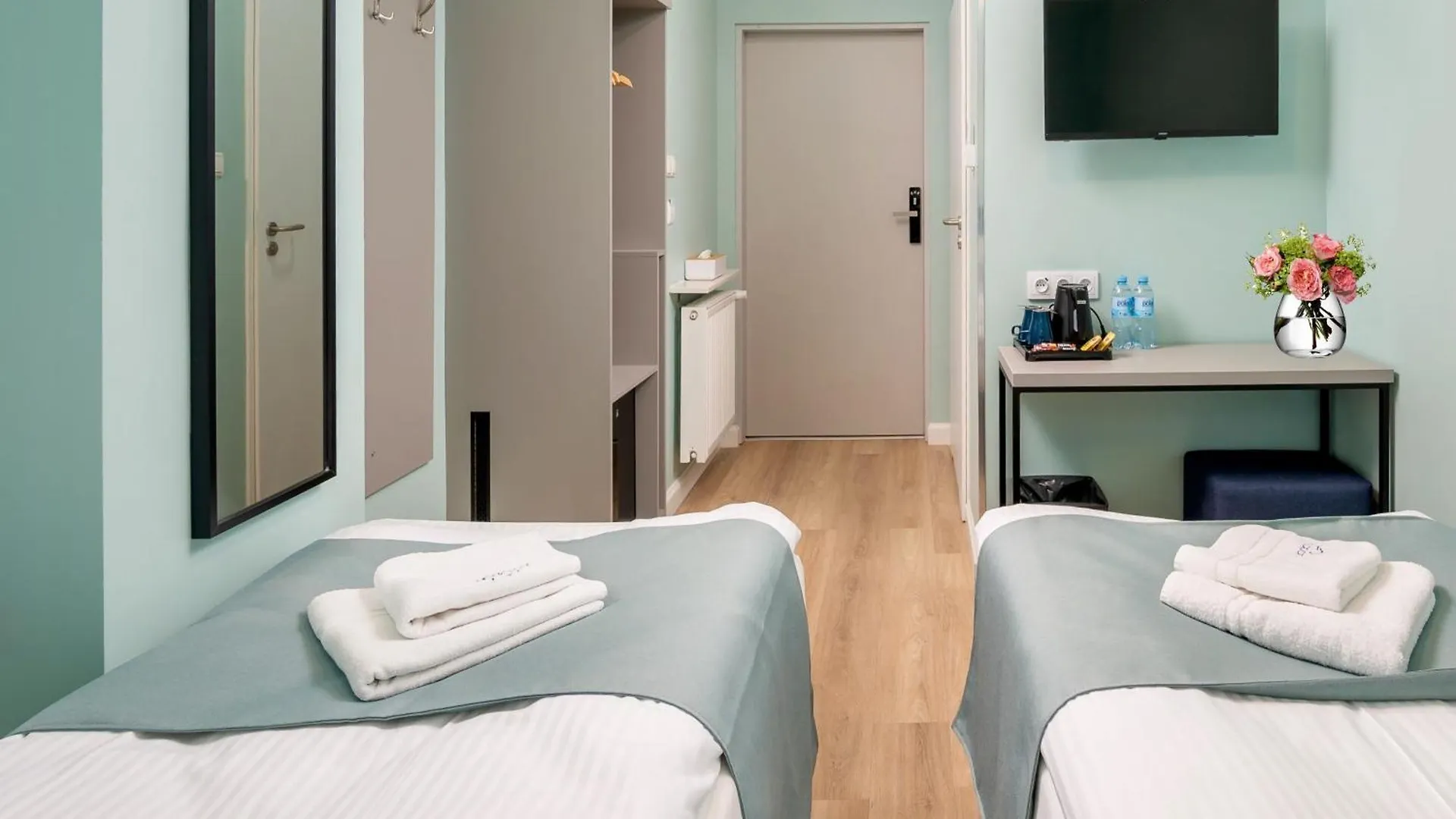 Jess Inn Hostel Rondo Charles De Gaulle Warsaw 0*,  Poland